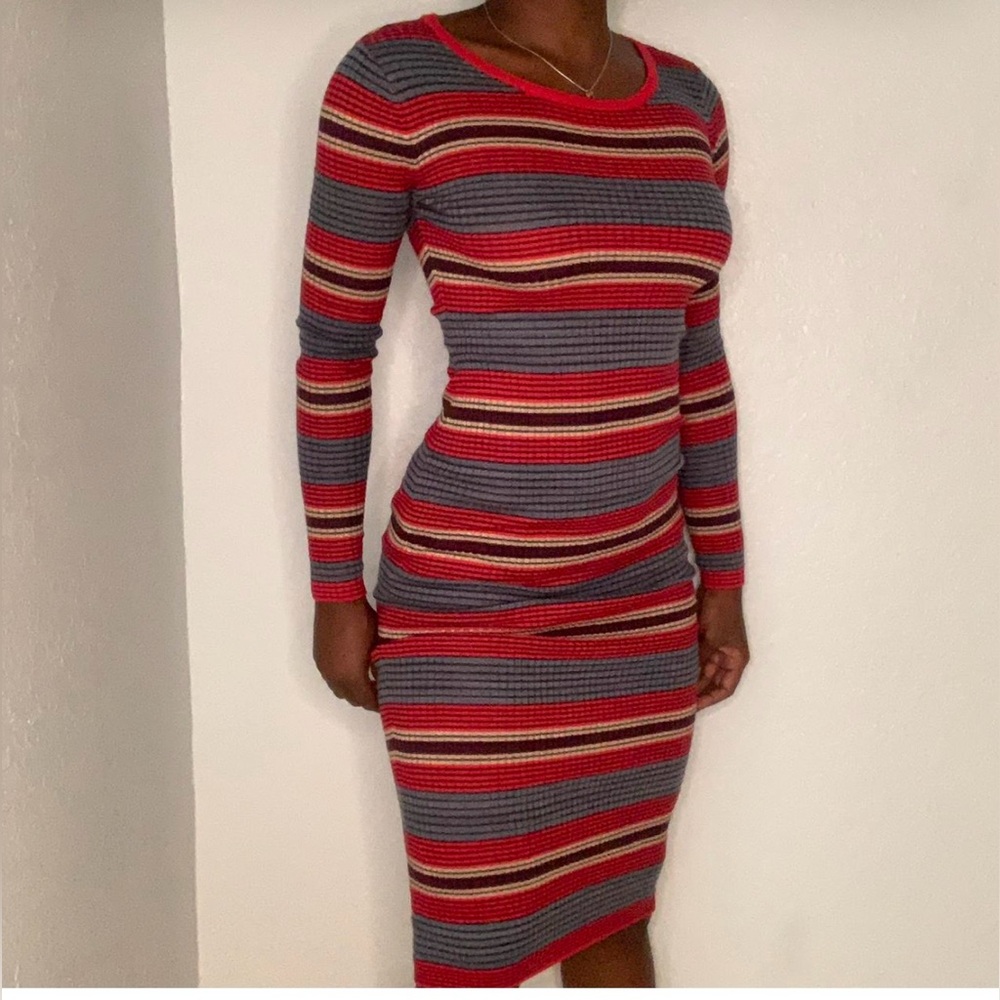 Abercrombie and Fitch Stripe Knit Dress Crew Neck MIDI ultraflattering EUC-Sz M